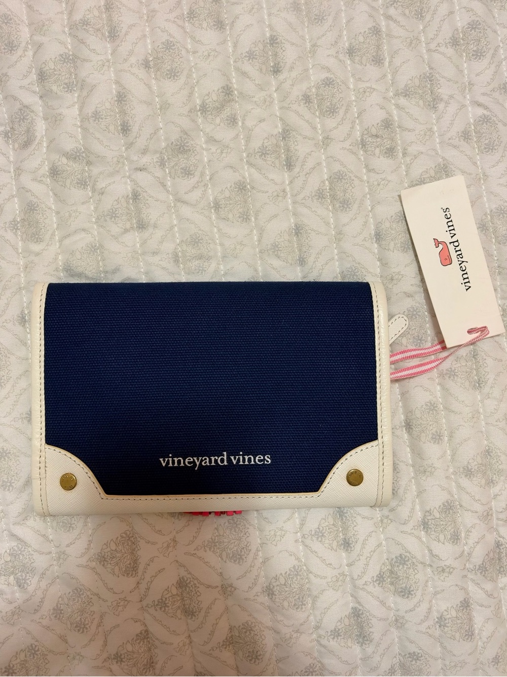 NWT Vineyard Vines Navy and White Clutch Wallet with Pink Tassel - Picture 5 of 6